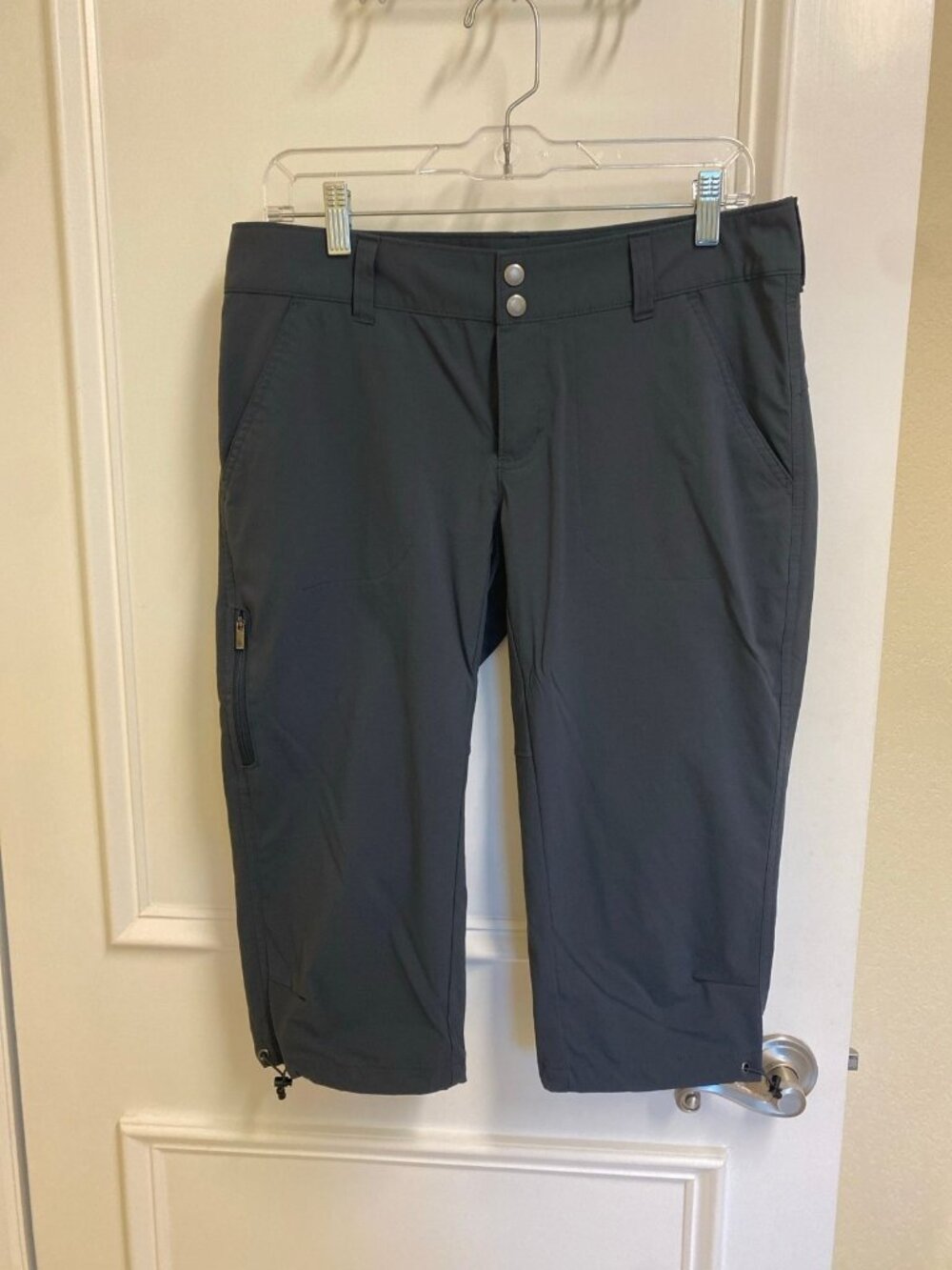 Columbia Omni Shield Grey Blue Lightweight Cargo Capris Size 10